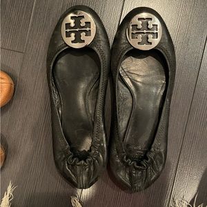 Classic Tory Burch flats!!! Lightly used!